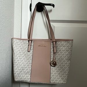 Michael Kors Jet Set Medium Tote